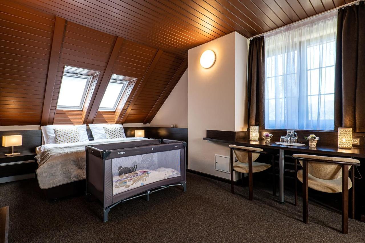 Wellness Hotel Pod Kycmolem Horní Lomná Eksteriør bilde